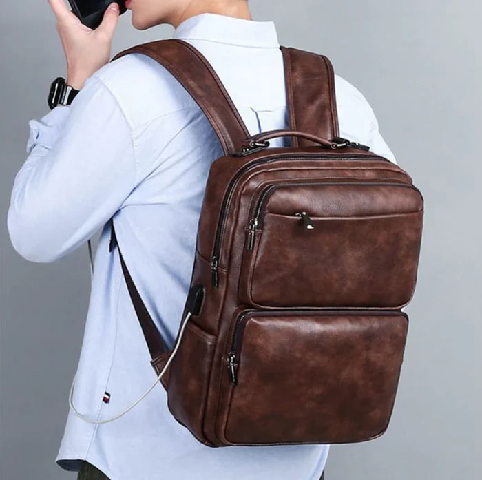 Mochila Masculina em Couro Genuino