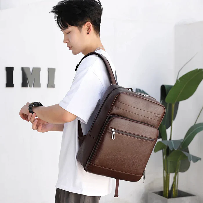 Mochila Masculina em Couro